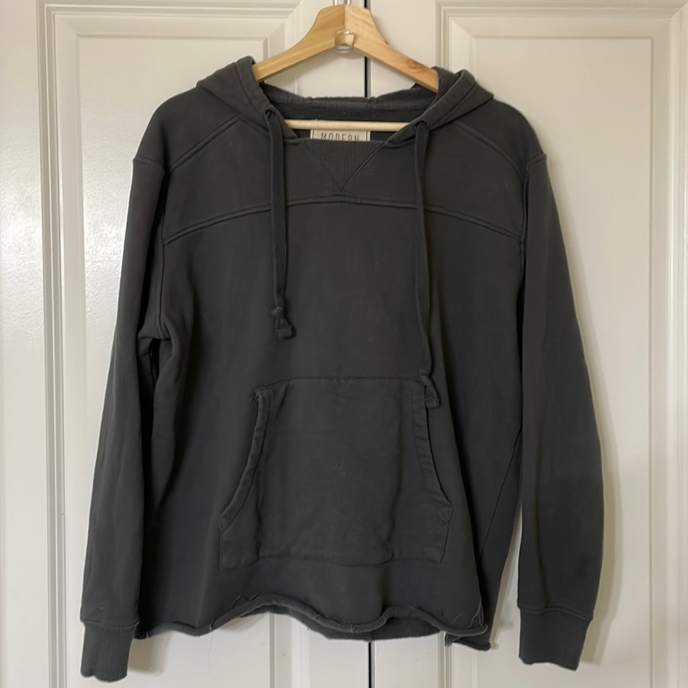 Grey sweatshirt